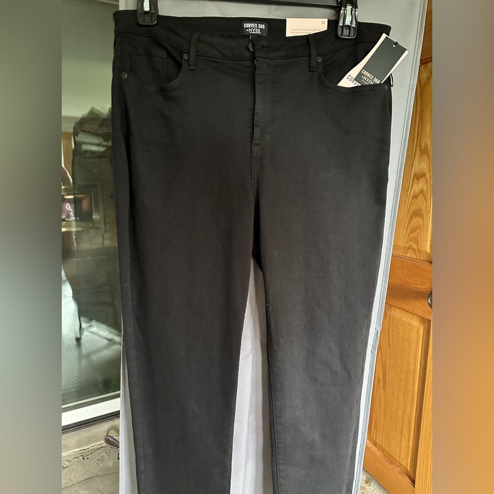 Perfect & Stylish NYDJ Curves 360 Jeans! New/Never Worn. Size 12. Black.